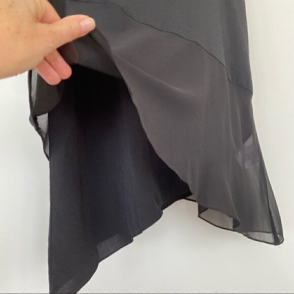 Ellen Tracy tank top with crew neckline asymmetrical hemline - Picture 3 of 7